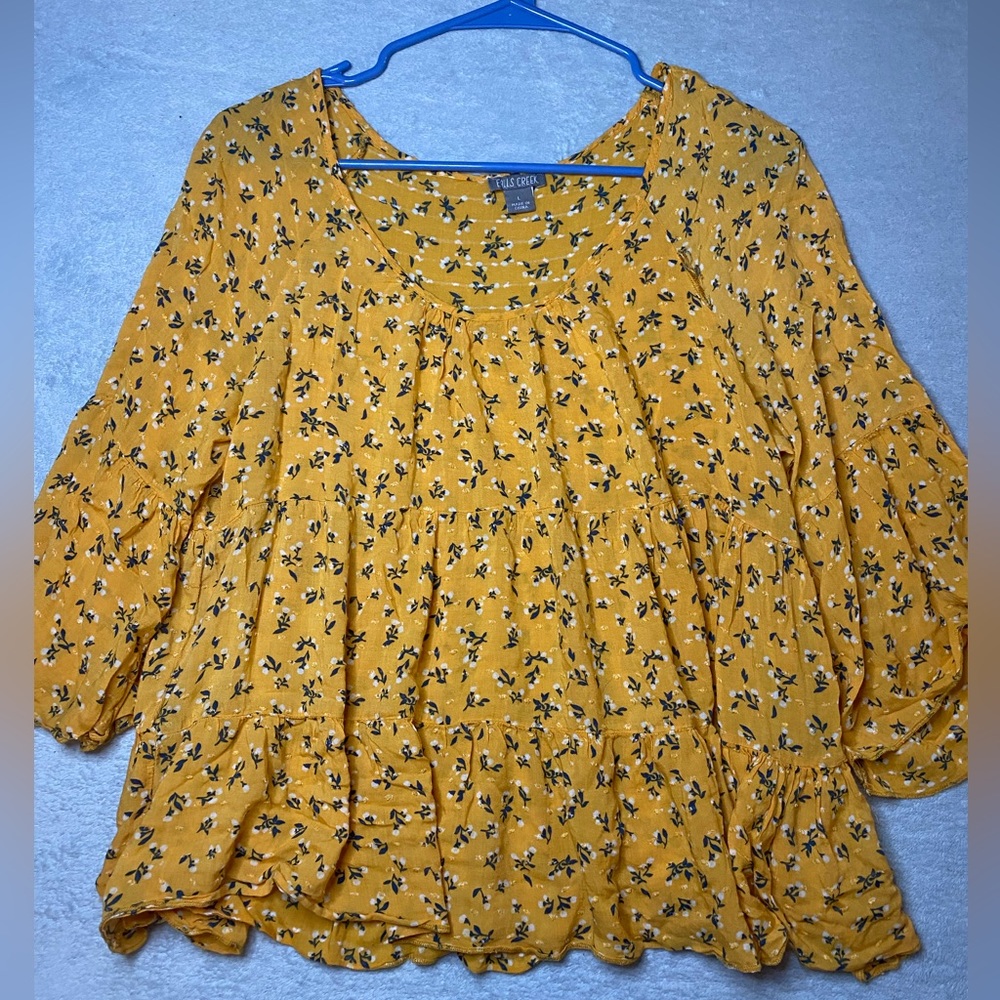 Falls Creek women’s size L flower shirt